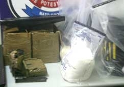 No Alvorada, suspeito estava com pores de pasta-base de cocana quando foi localizado pelos policiais militares