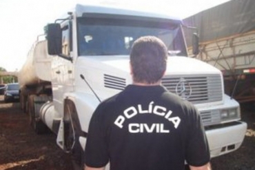 A partir de uma den�ncia, policiais civis descobriram a carga roubada em um s�tio, em Jangada