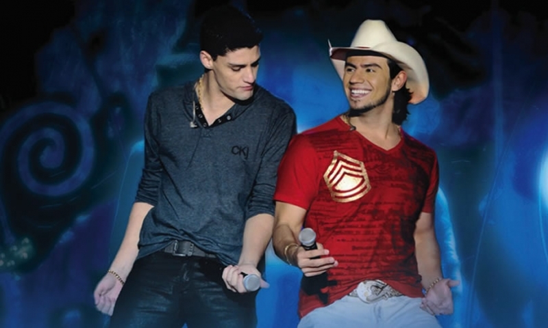 Avio de Munhoz e Mariano tem pane no interior de So Paulo