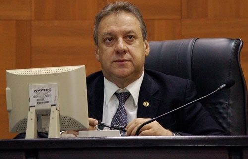 Após críticas, deputado Romoaldo Júnior defende governo