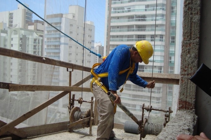 A construo civil  um dos setores que mais tem vagas no Estado