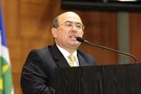 Riva: �n�o � justo ser secret�rio e n�o ter autonomia. Se for pra ser assim, deixava s� o Marcel como secret�rio�