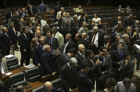 Deputados tm mais de oito meses de descanso por ano