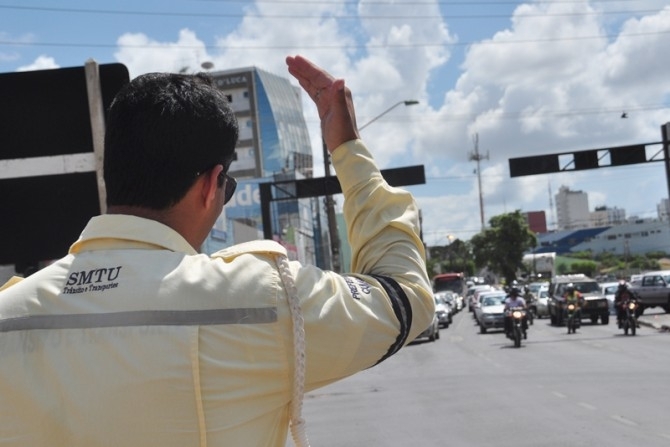 Com indicativo de greve, os amarelinhos denuncia a existncia de uma suposta 