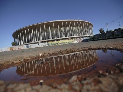 Instalao do gramada foi o motivo de adiamento de inaugurao do estdio