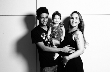 Perlla posa para o EGO com fam�lia