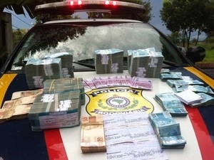 Dinheiro estava escondido em uma mochila