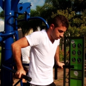 Soropositivo h� pouco mais de dois anos, Diego Calixto conta que tem mais qualidade de vida hoje do que antes de saber q