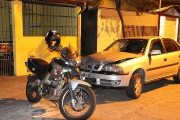 Dois suspeitos so atropelados por cliente aps arrasto em bar