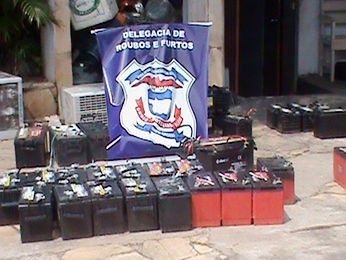 Empresa de telefonia em Cuiab teve 20 baterias furtadas.