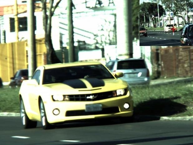 O veculo trafegava a 130 km/h na avenida Assis Brasil, na capital gacha