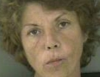 Mulher enfurecida jogou frutas no ex e em vizinho ap�s recusar