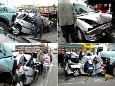 Apesar da gravidade do acidente, ocupantes do carro s� sofreram arranh�es