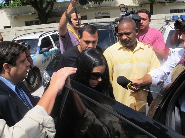 Pais de Joo Felipe deixaram a delegacia pouco depois das 12h