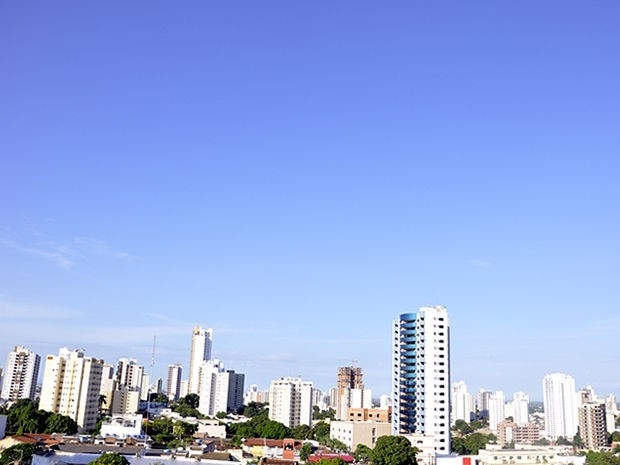 Previsão é de calor e céu claro em Cuiabá.