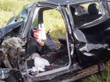 Um dos ve�culos envolvidos no acidente com a prefeita Patr�cia Vilela