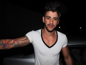 Gusttavo: ele canta pelo menos at 18 de maio