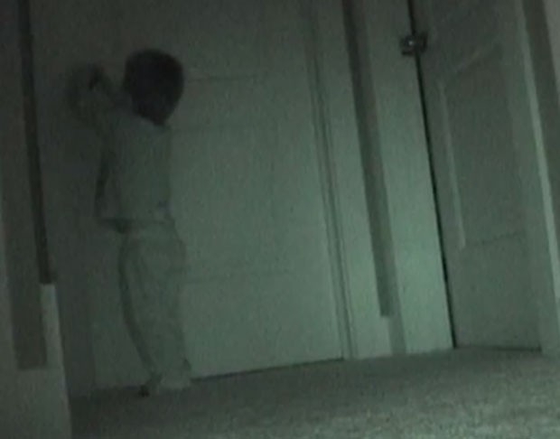 Menino teria usado cortador de unha para abrir porta da irm