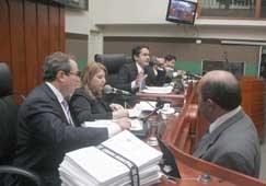 Por causa da pauta cheia, segundo os vereadores, a reduo do salrio no foi votada