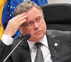 O senador Blairo Maggi se diz preocupado, mas v em Cuiab os mesmos problemas de outras cidades-sedes