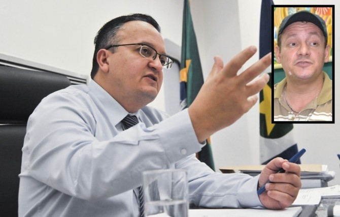 O senador Pedro Taques, que se envolveu em polmica por causa da presena de Muvuca