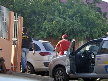 Farmac�utica n�o teria aceitado fim de namoro com rapaz de 18 anos.