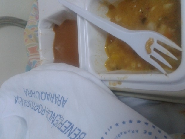 Fonoaudi�loga diz que encontrou larva em comida de hospital de Araraquara
