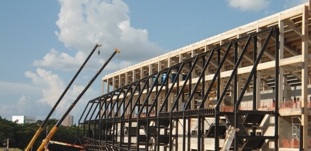 Uma das empresas da Arena Pantanal abandonou a obra acusando o cons�rcio respons�vel de calote