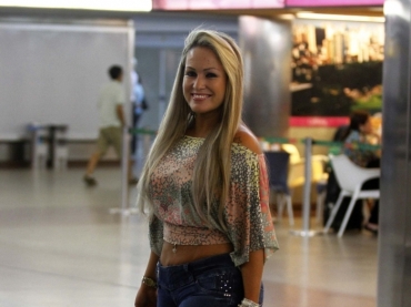 sis Gomes vai processar quem a chamou de garota de programa