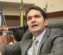 O presidente da C�mara Jo�o Emanuel foi um dos que se pronunciaram contra a trucul�ncia dos policiais