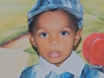 Menino de trs anos foi morta com tiro nas costas