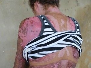 Jovem morreu ao ser arremessada de moto durante racha no domingo (24)