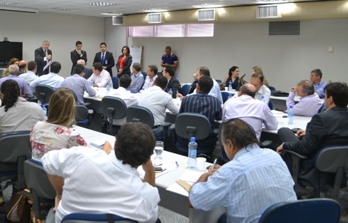 Reunião entre prefeitos e Banco do Brasil foi realizada nessa quinta (14)
