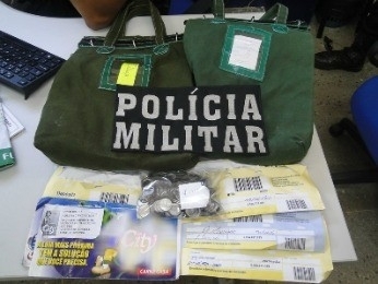 Malotes de dinheiro e envelopes foram recuperados