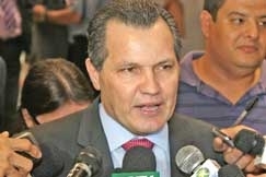 Governador admite atraso nas obras, mas alega que todas sero concludas dentro do prazo