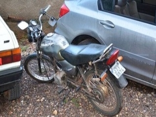 A moto Titan foi encontrada ao lado da vtima de homicdio