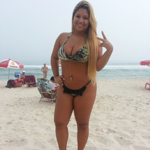 Mulher Fil, Yani de Simone: biquininho