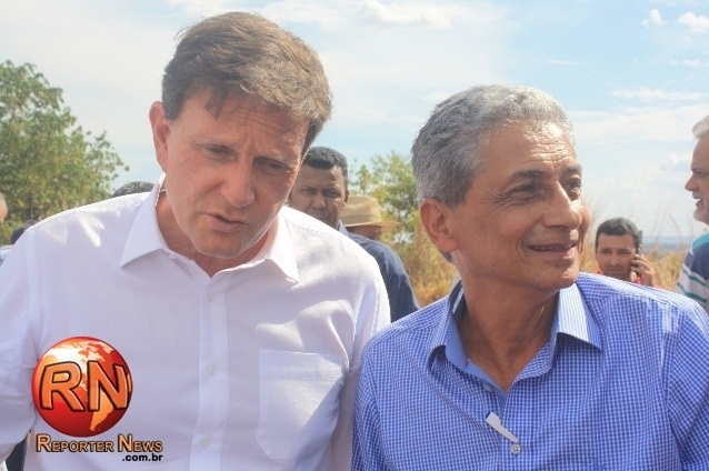 Marcelo Crivela e Neurilan Fraga conversaram por telefone sobre consolidao do projeto da piscicultura.