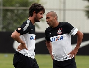 Emerson Sheik e e Pato no treinamento do Timo