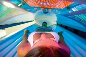 Pesquisa sugere que riscos da exposio ao bronzeamento artificial so mais graves do que o previsto