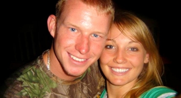 Casal Kelly Hildebrandt se divorcia depois de se conhecerem pelo Facebook 