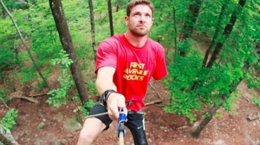 Noah Galloway vira exemplo de otimismo na Internet 