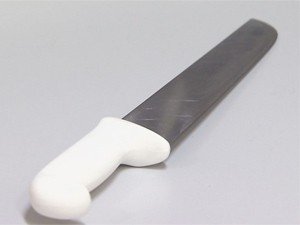 Faca que foi usada no crime em restaurante de Guaruj, SP