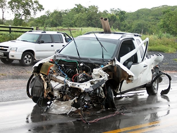 No momento do acidente, pista estava molhada na BR-070