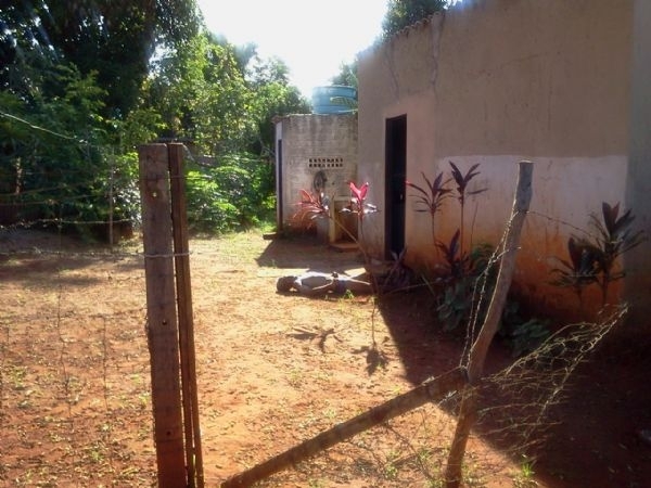 O aposentado morreu na porta da casa