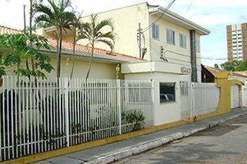 Casa tombada no centro histrio de Cuiab est sendo leiloada