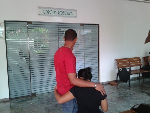 Velrio de adolescente de 13 anos foi realizado nesta segunda em Cuiab.