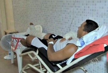 Pacientes aguardam nos corredores das unidades por cirurgia