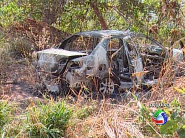 Corpo de vendedor foi encontrado pela polcia carbonizado em porta-malas
