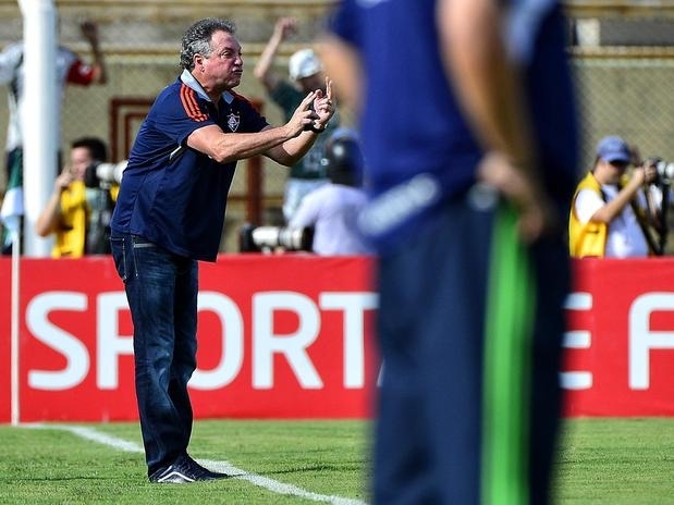 Abel Braga dever renovar com o Fluminense